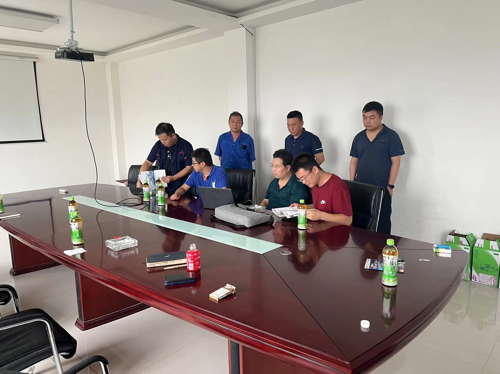 太（tài）礦電氣集團董事 來公司（sī）考察並進行業務洽談